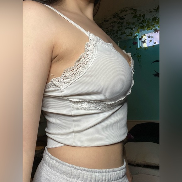 White Lace Trim Crop Top - Picture 5 of 11